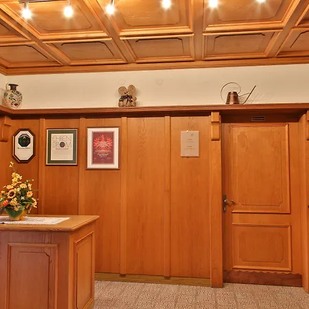 招待所 内瑞尔宾馆 3*