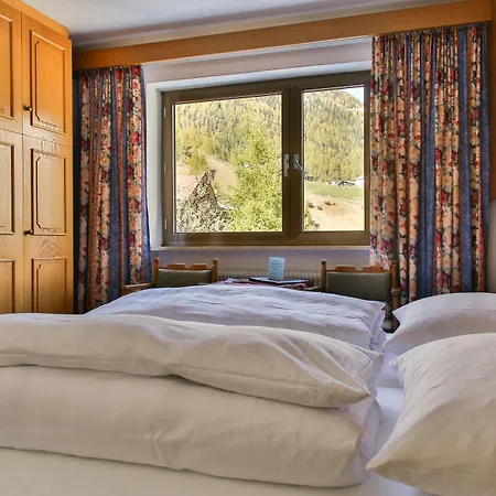 内瑞尔宾馆 招待所 3*