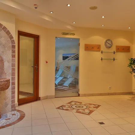 Pensionat Neururer 3*